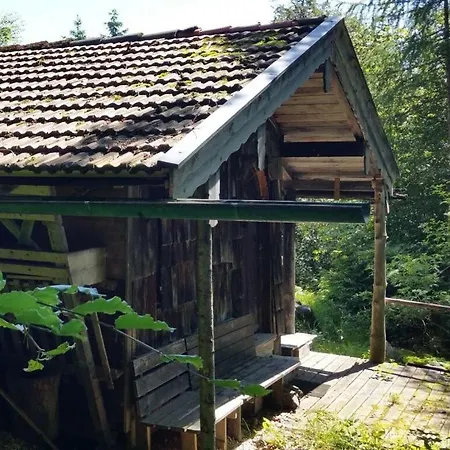 Semesterbostad Klausenberg Hausberg - Gaestehaus Am Maibaum